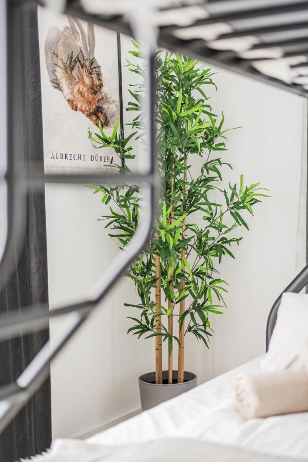 Chic Central City Rooms By Home2 Wien Eksteriør bilde