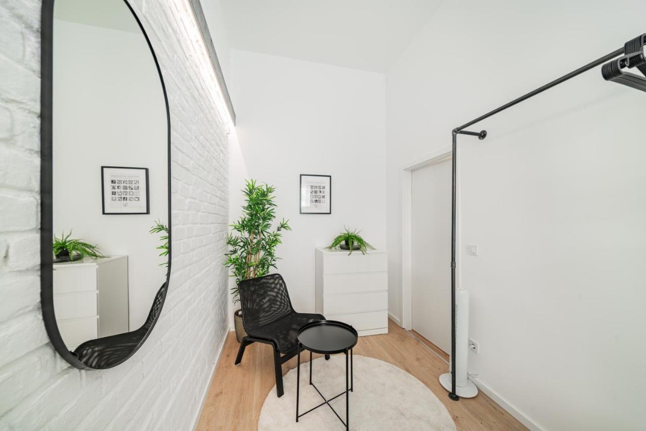 Chic Central City Rooms By Home2 Wien Eksteriør bilde